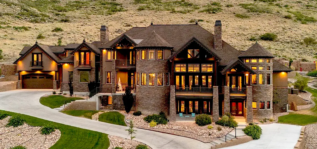 Custom home with interior and exterior lighting installed by Camson Electric in Utah